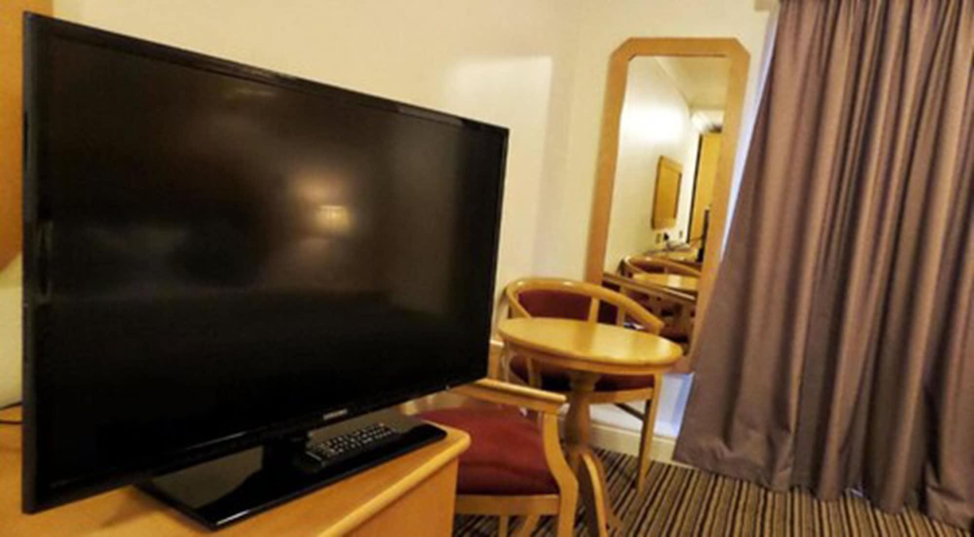Parkside International Hotel Reading Exteriör bild