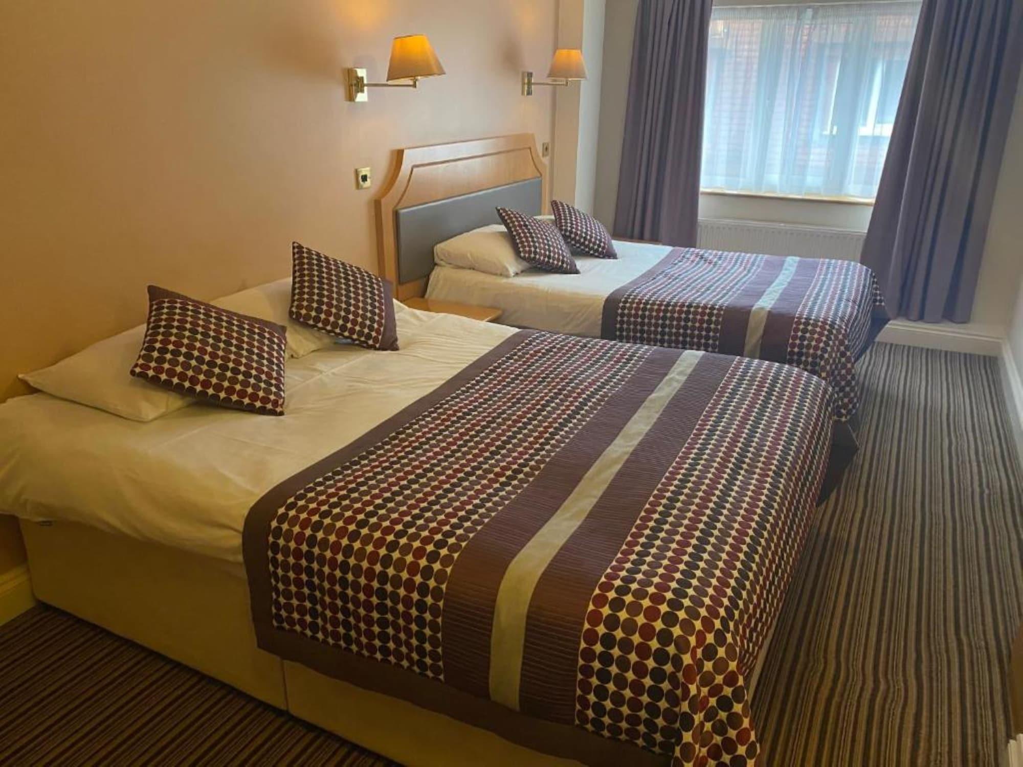 Parkside International Hotel Reading Exteriör bild