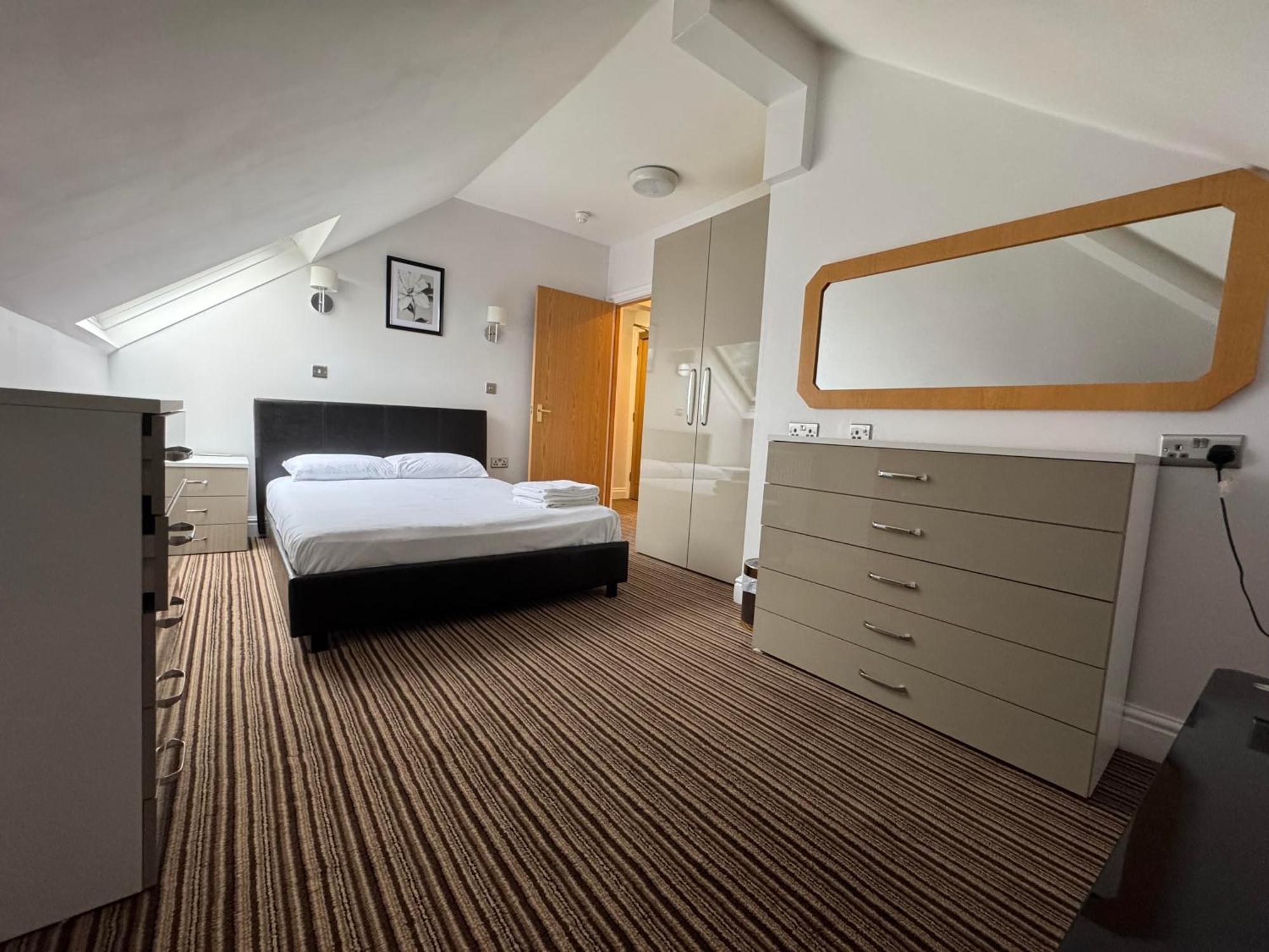 Parkside International Hotel Reading Exteriör bild