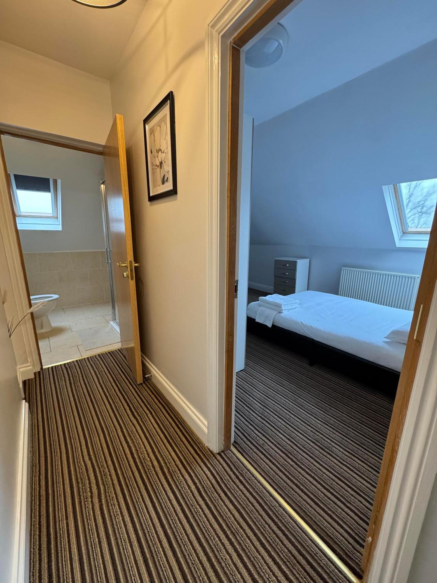 Parkside International Hotel Reading Exteriör bild